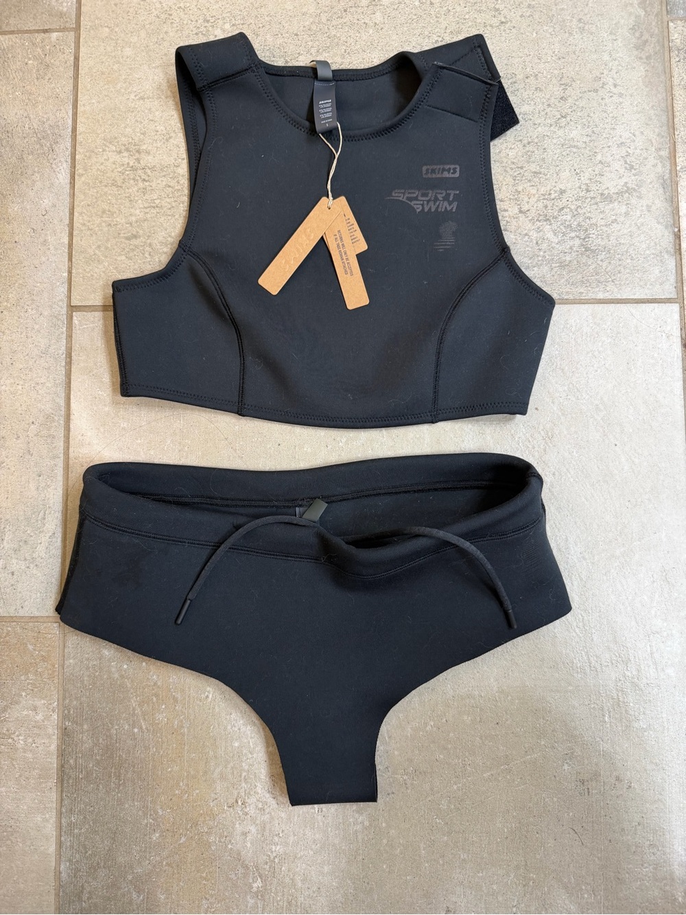 Skims sports swim - high neck top size S + cheeky bottom size Medium - Picture 4 of 5